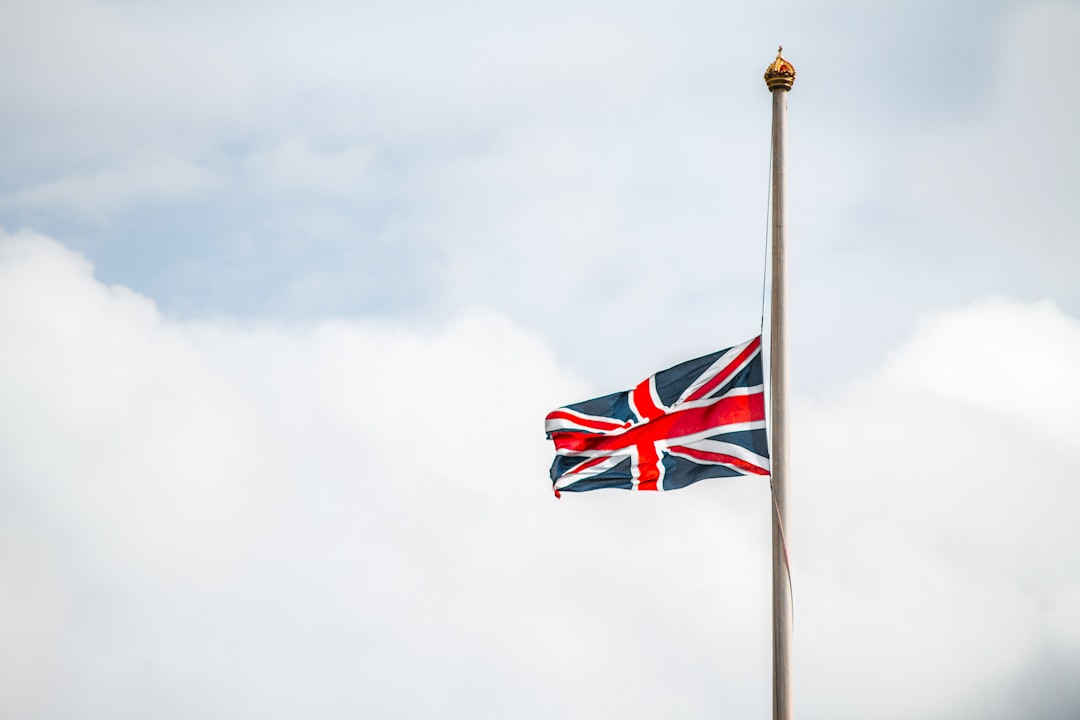 Photo Flag-draped casket